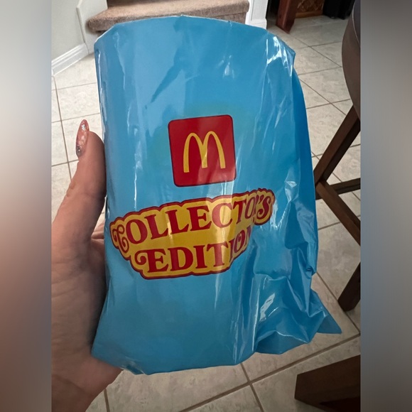 NWT Hello Kitty and Peanuts/Snoopy McDonald’s Collector’s Cup 2024 - Picture 2 of 4